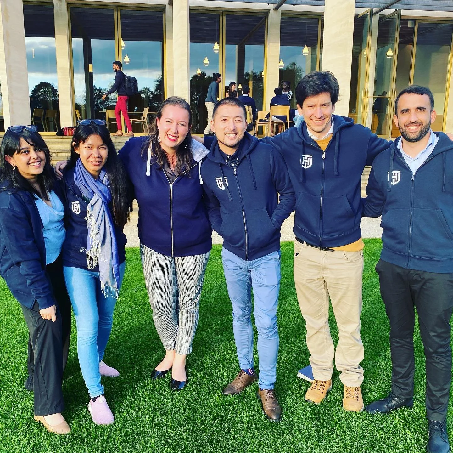  Maya with other scholars during the orientation week 
