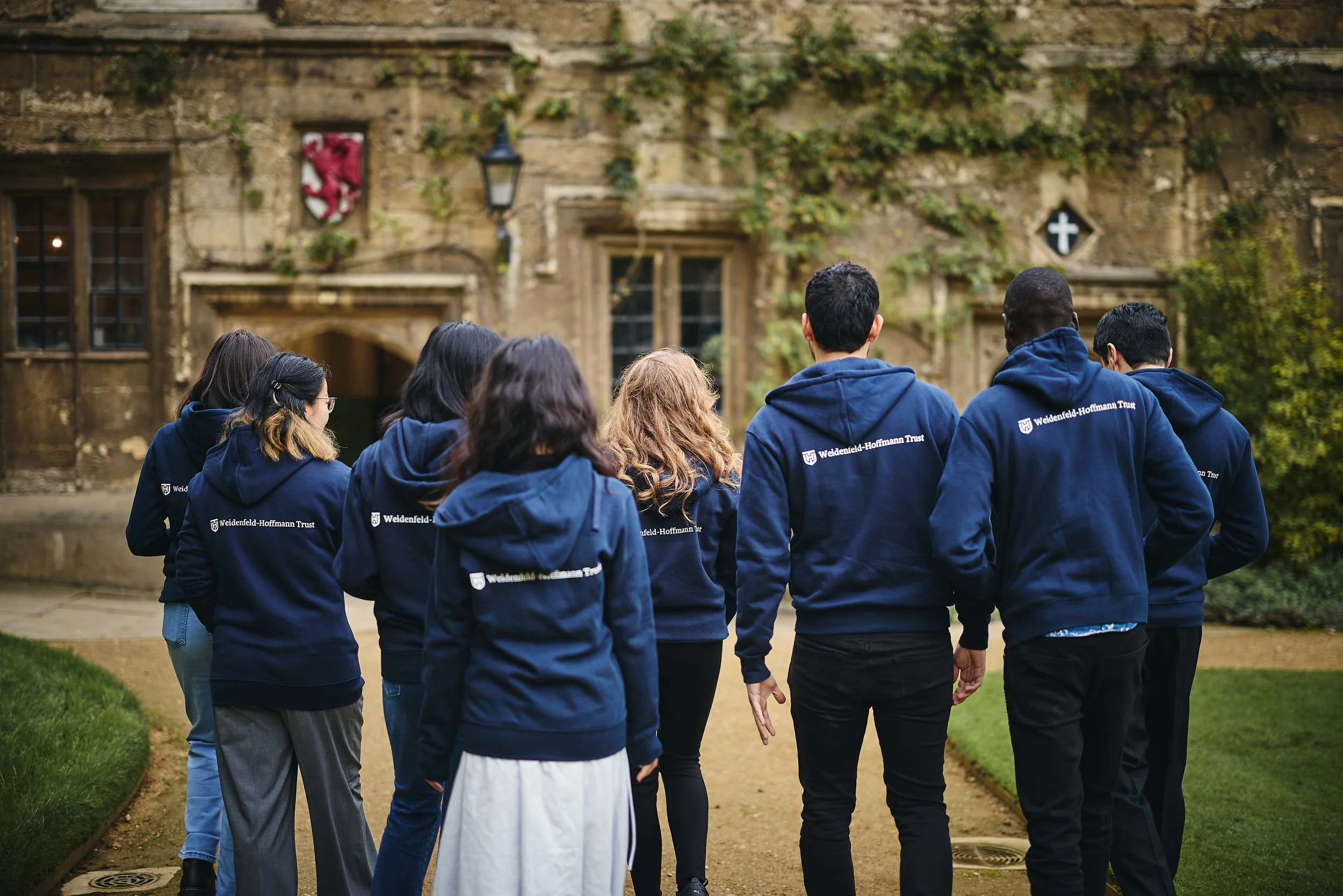 Some WHT scholars exploring Worcester college during the Welcome Weekend