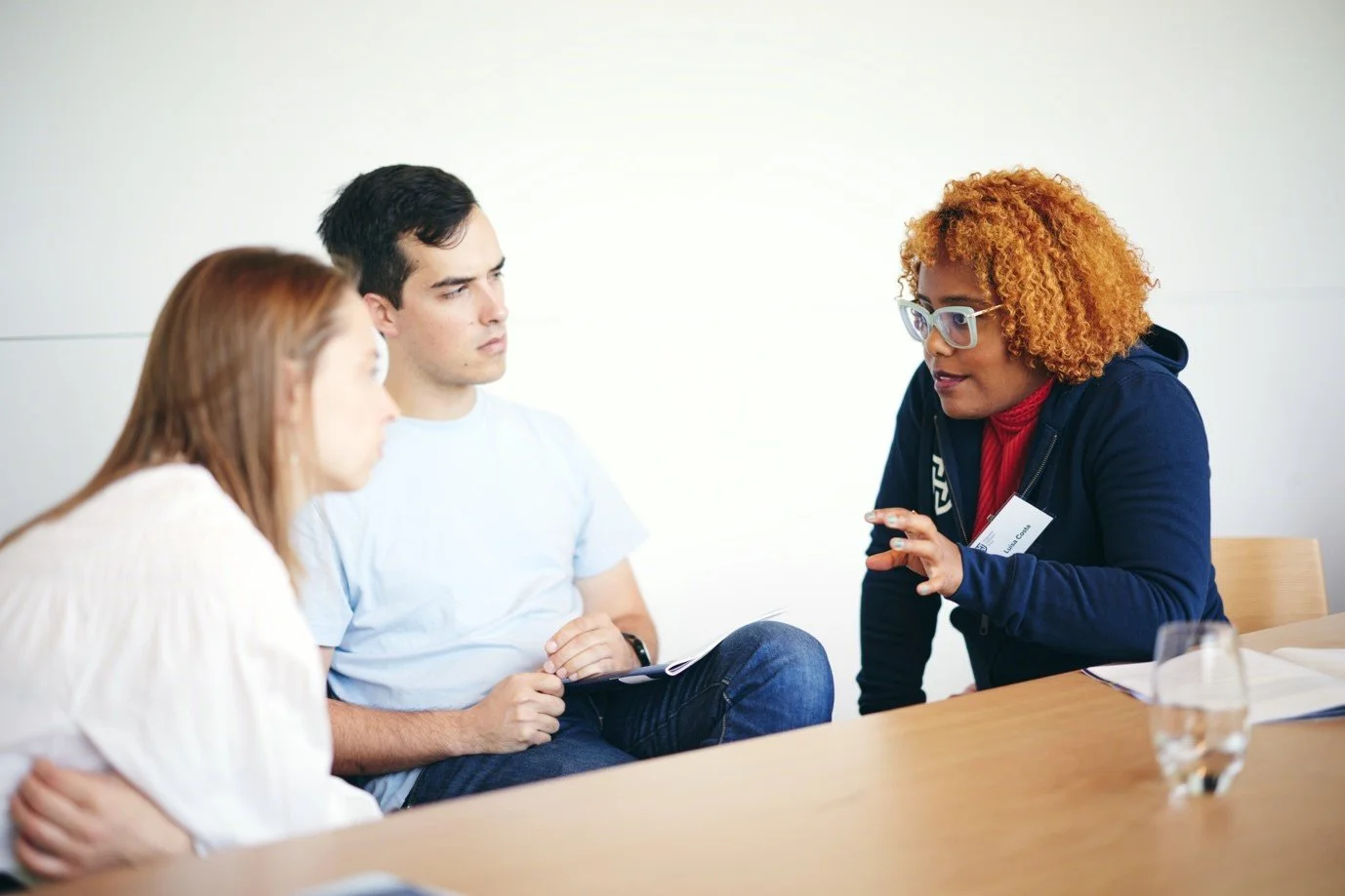  Scholars in discussion during the Moral Philosophy seminars 